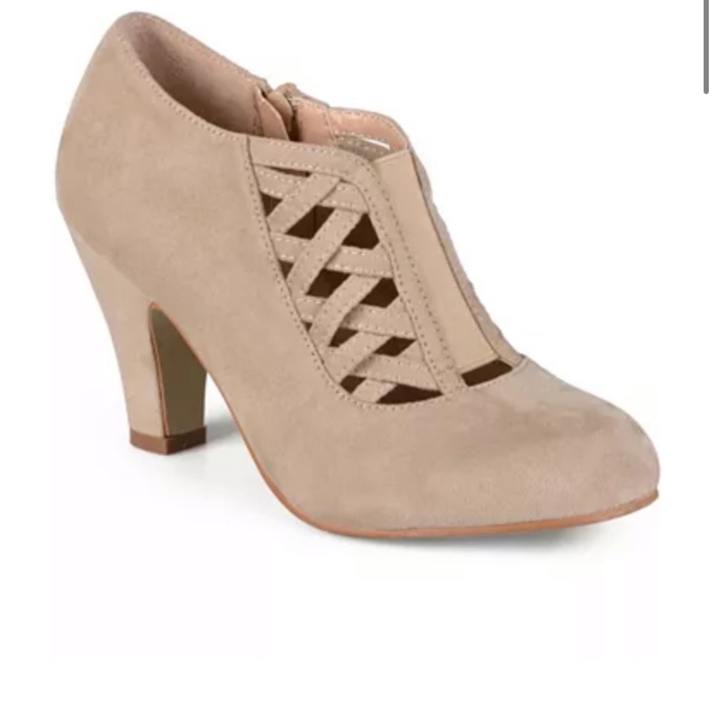 Booties - taupe size 7 NWT